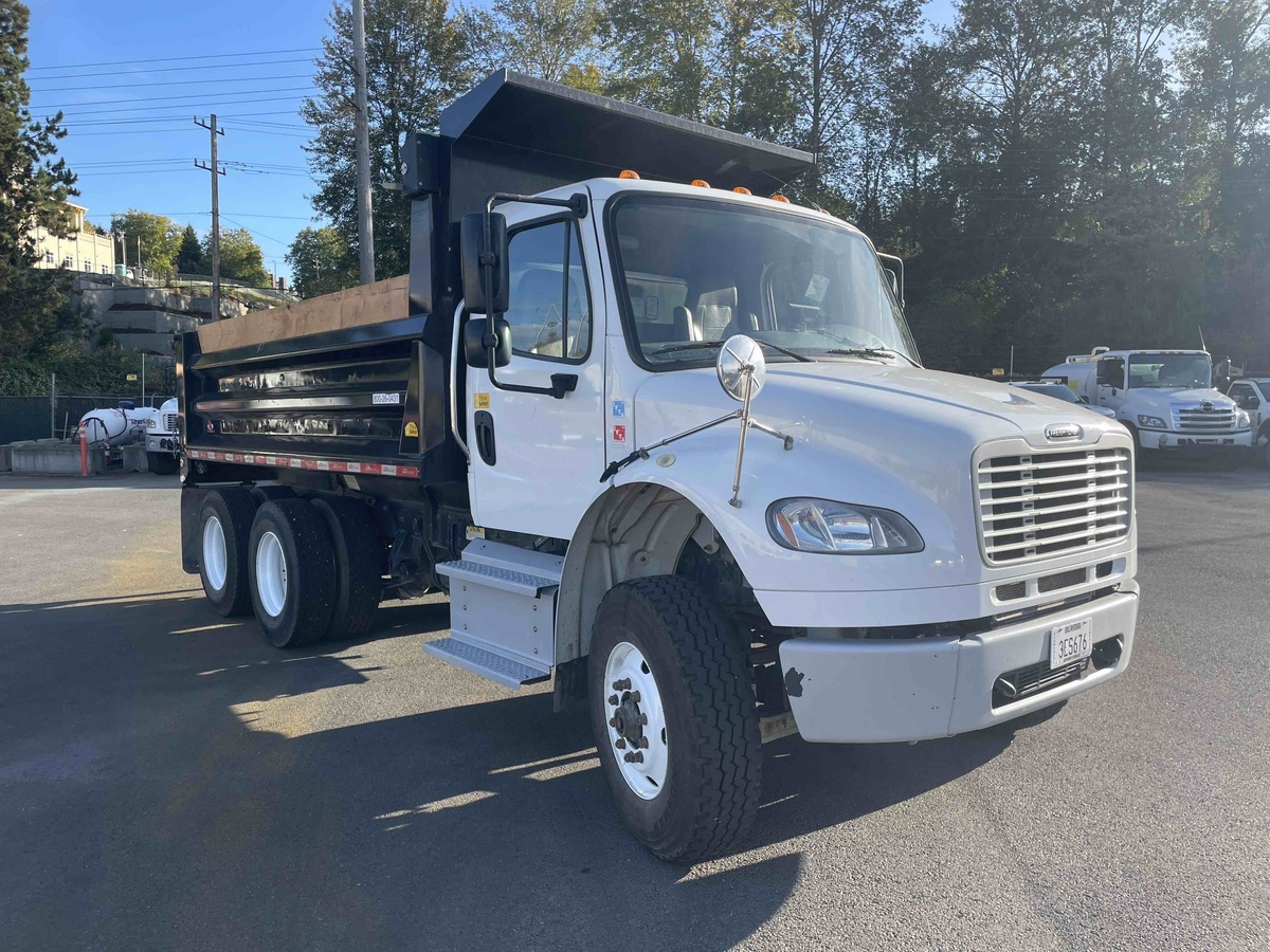 2019 Freightliner M2106-3