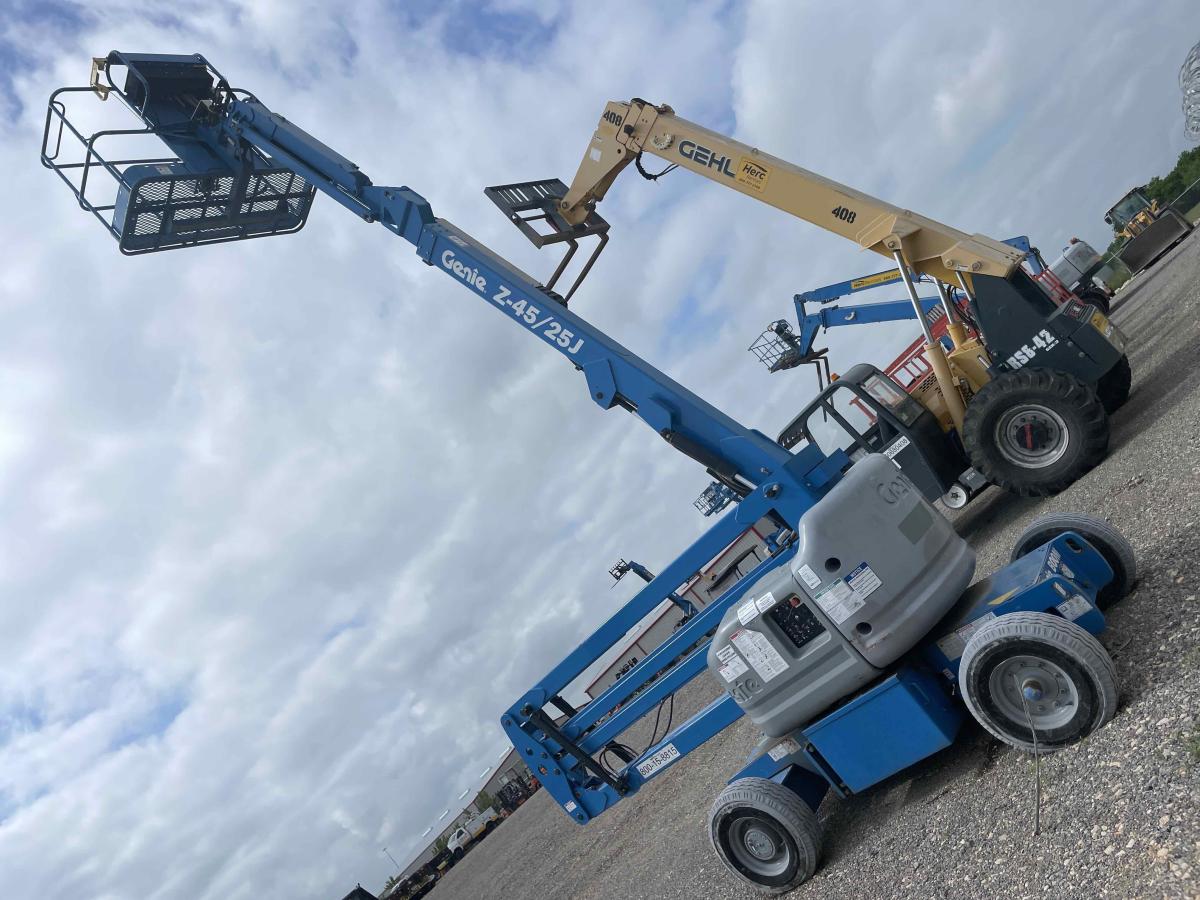 2017 Genie Z-45/25