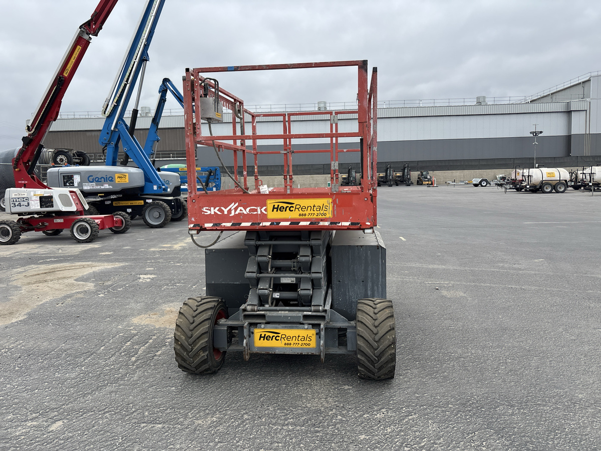 2019 Skyjack SJ-6832RT-4