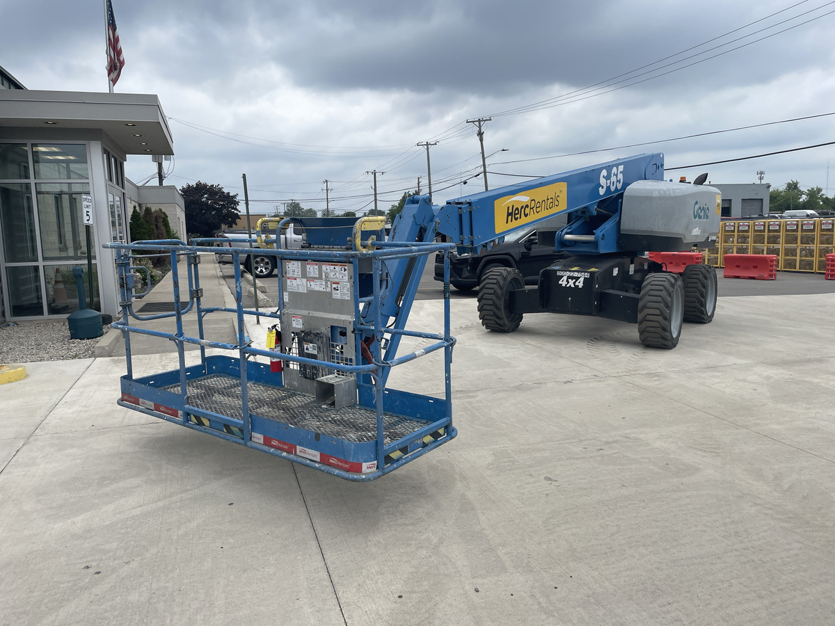 2018 Genie S-65