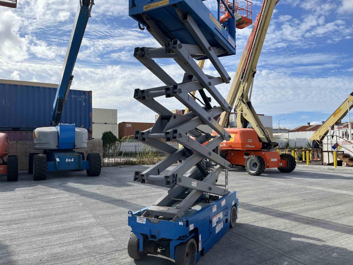 2014 Genie GS-3232