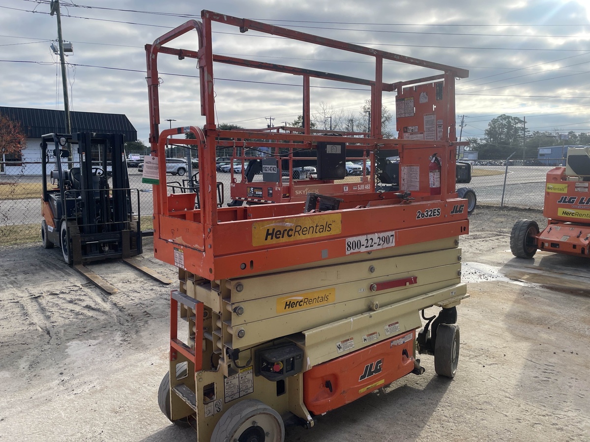 2018 JLG 2632ES-1
