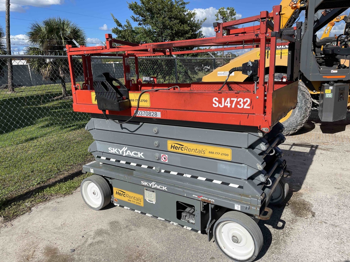 2022 Skyjack SJ4732-2