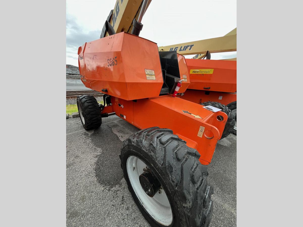 2013 JLG 600S