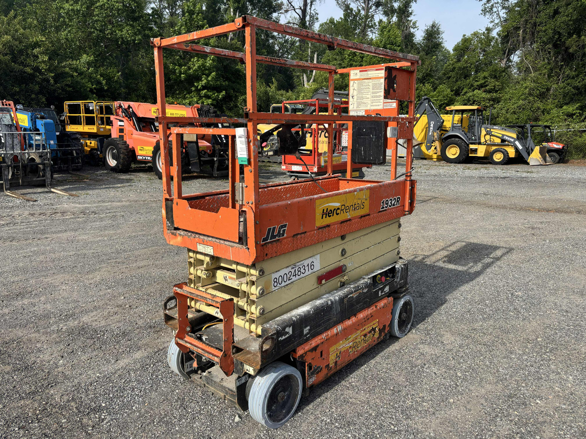 2019 JLG 1932R
