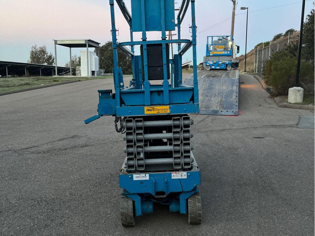 2012 Genie GS-3232-4