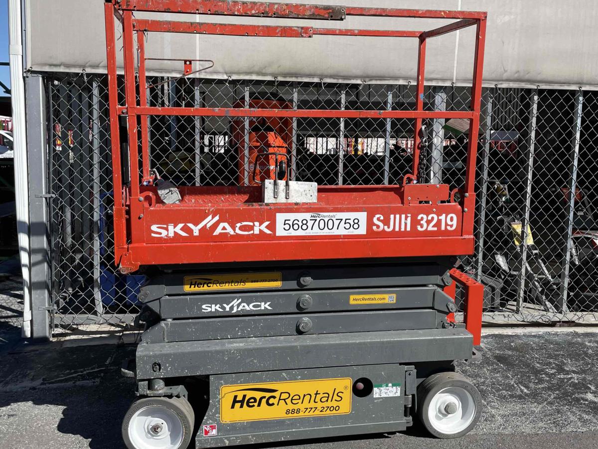 2017 Skyjack SJ3219