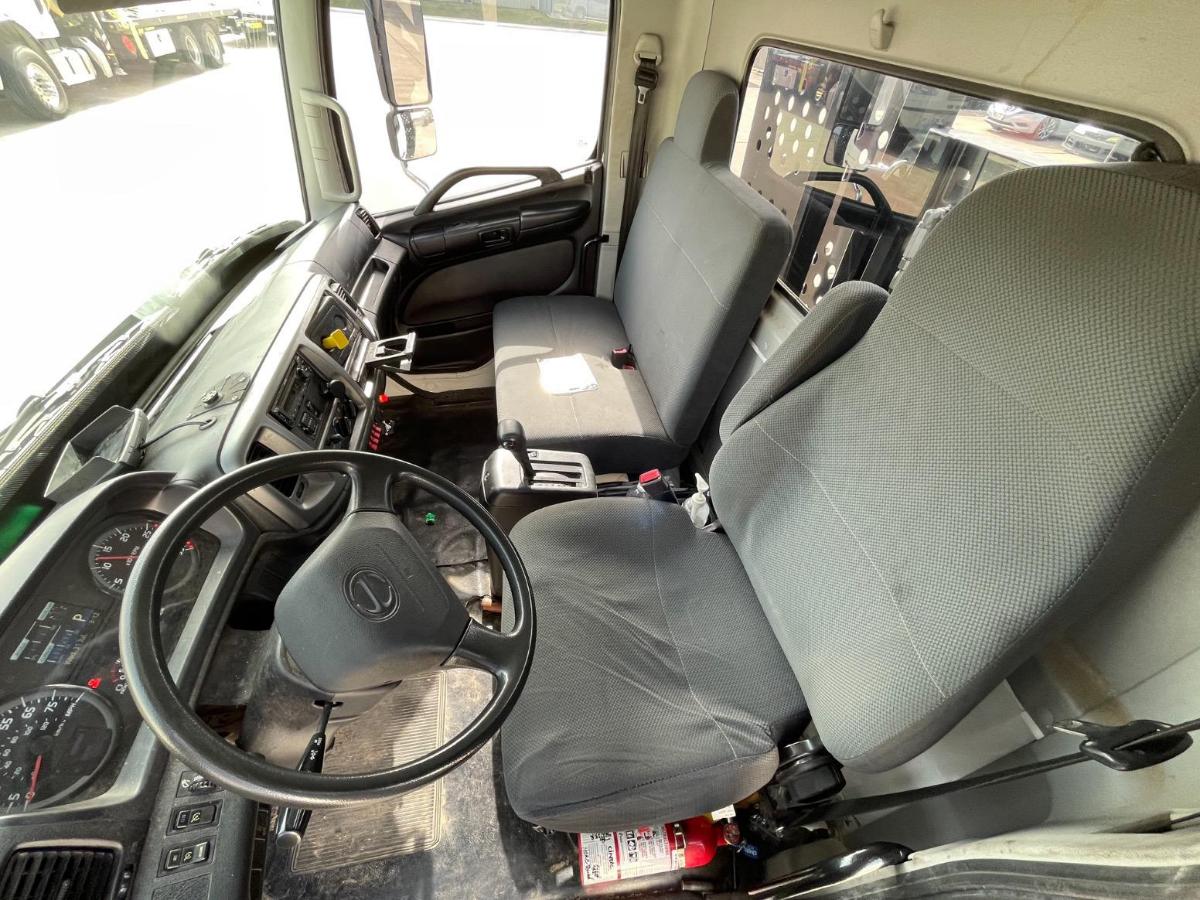 2017 Hino 258