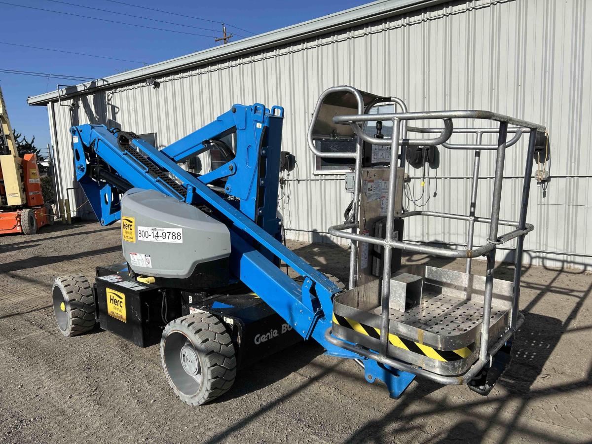 2017 Genie Z-33/18