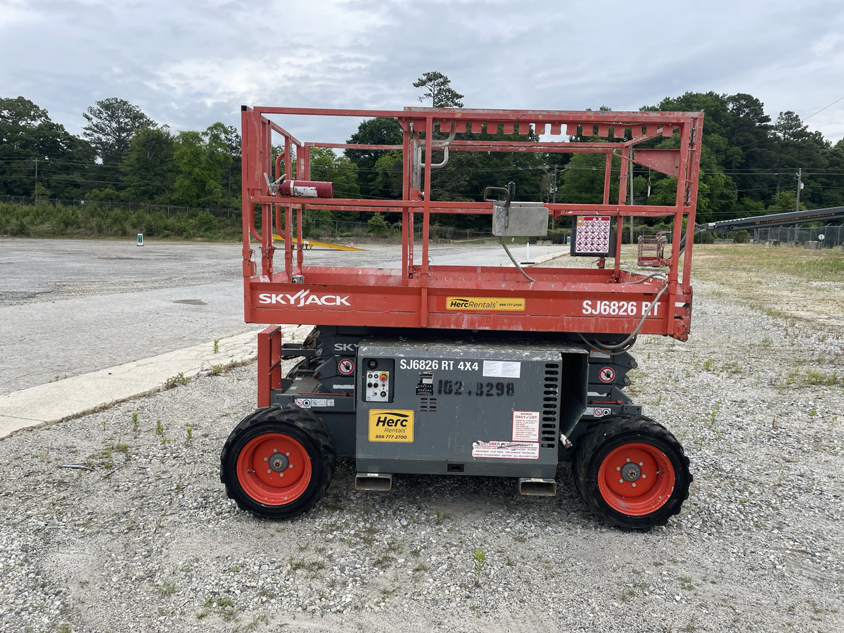 2018 Skyjack SJ-6826RT