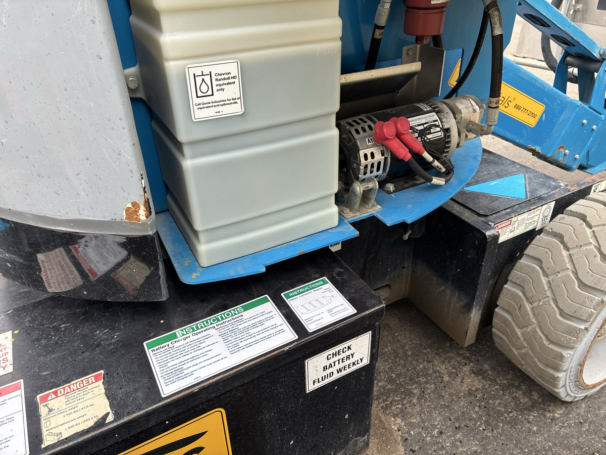 2017 Genie Z-33/18-8