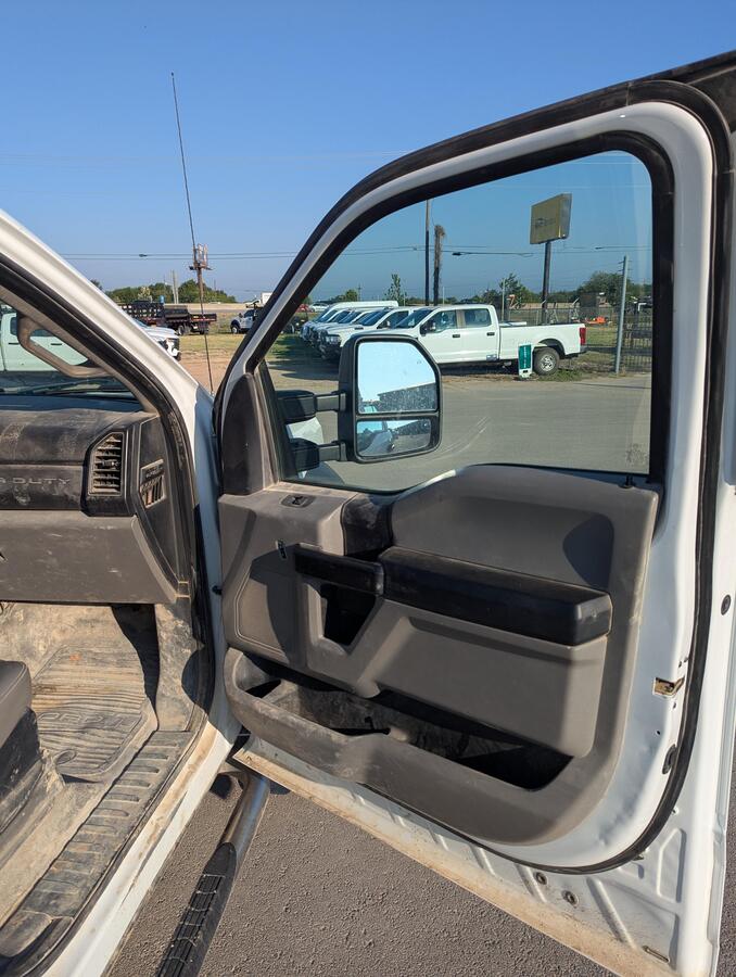 2018 Ford F550-14