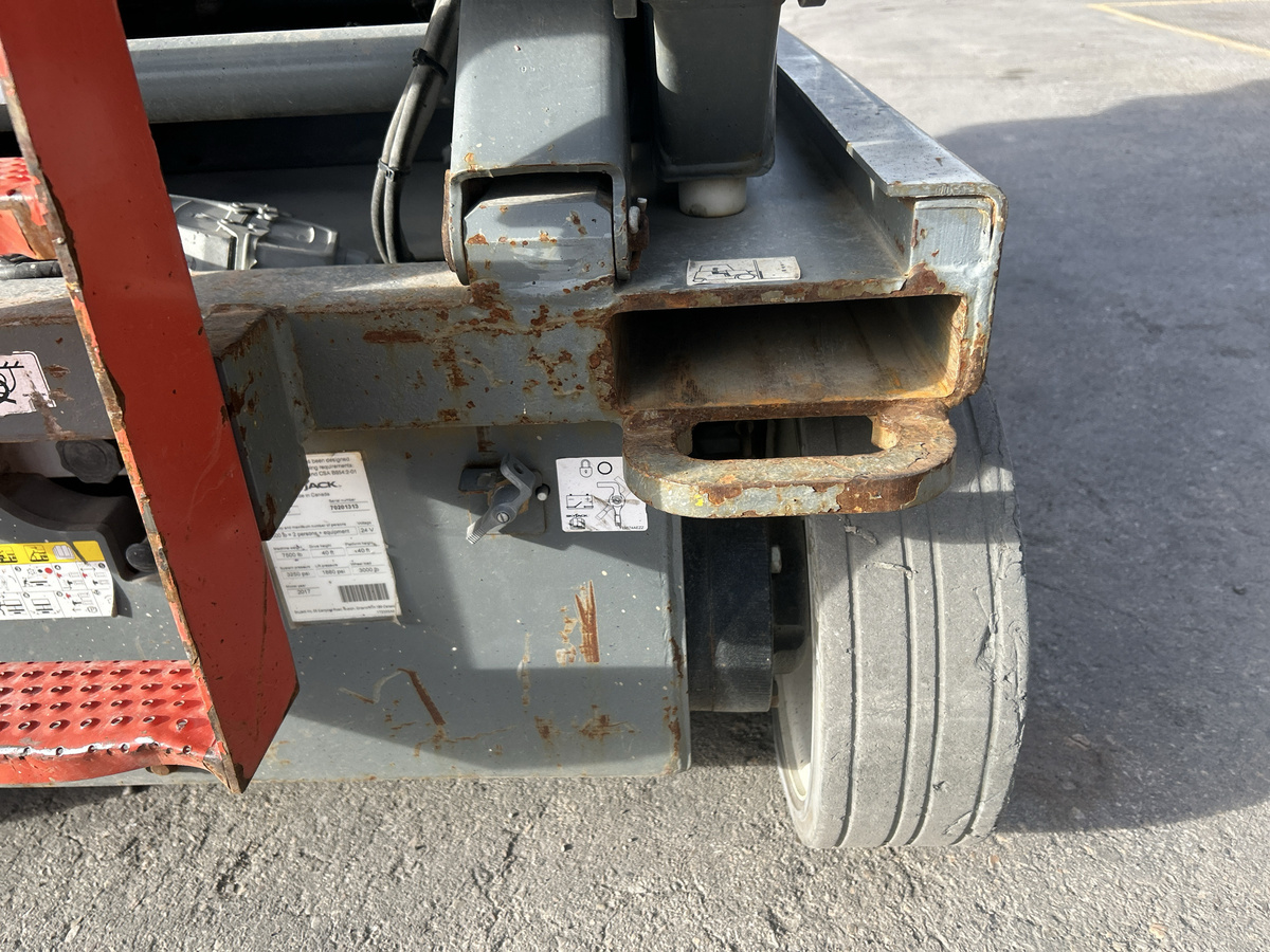 2017 Skyjack SJ4740-19