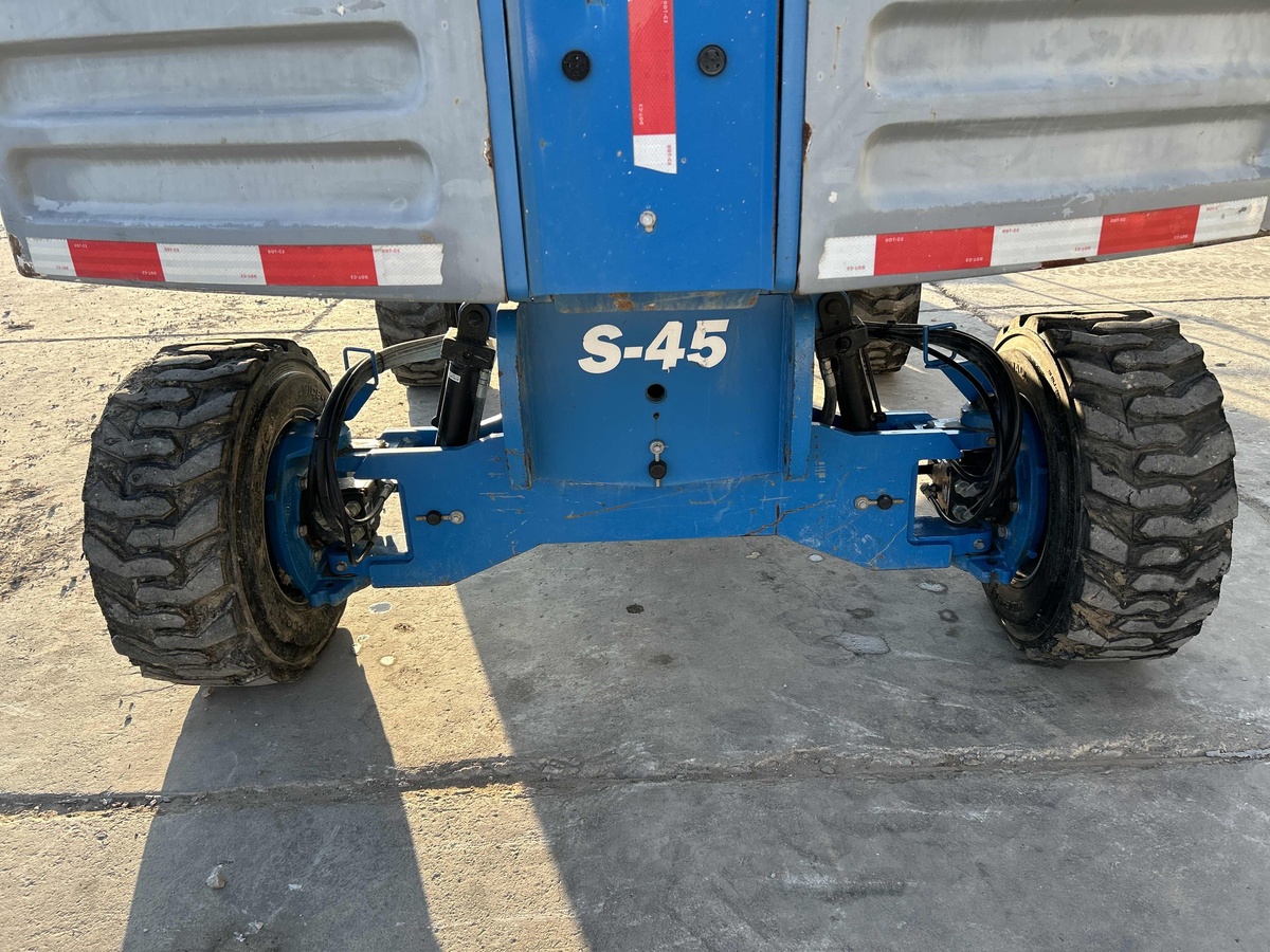 2018 Genie S-45-17
