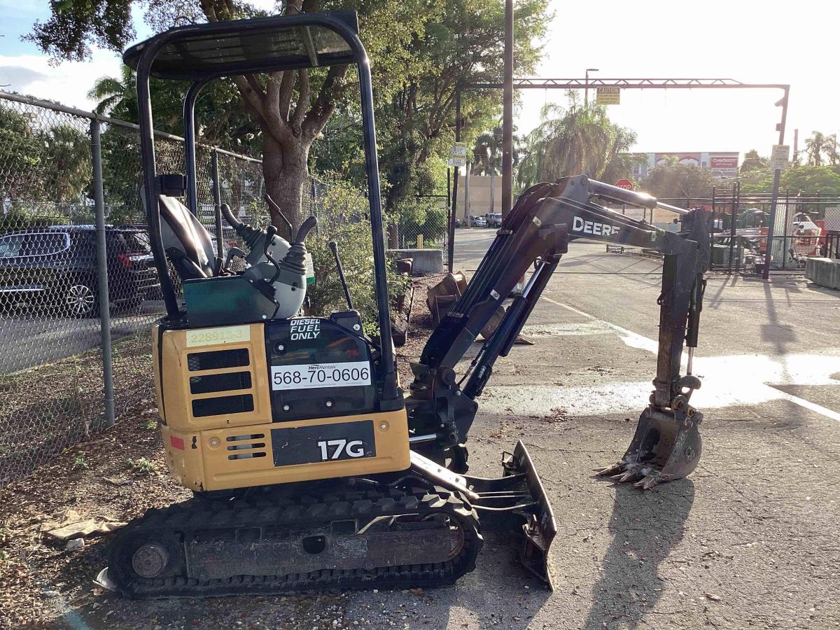 2019 John Deere 17G