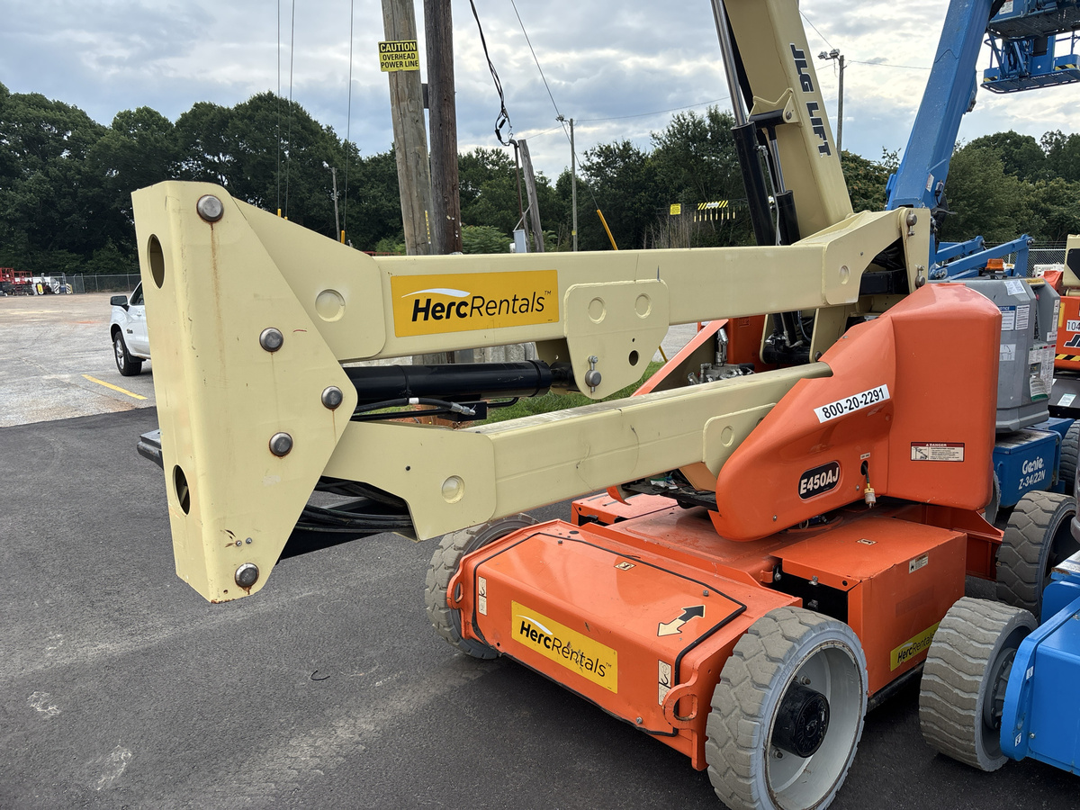 2018 JLG E450AJ-3