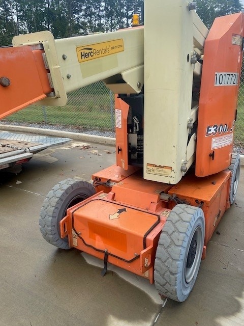 2015 JLG E300AJP-1