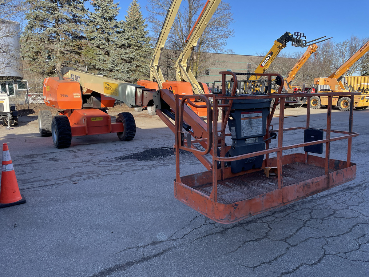 2012 JLG 660SJ-2