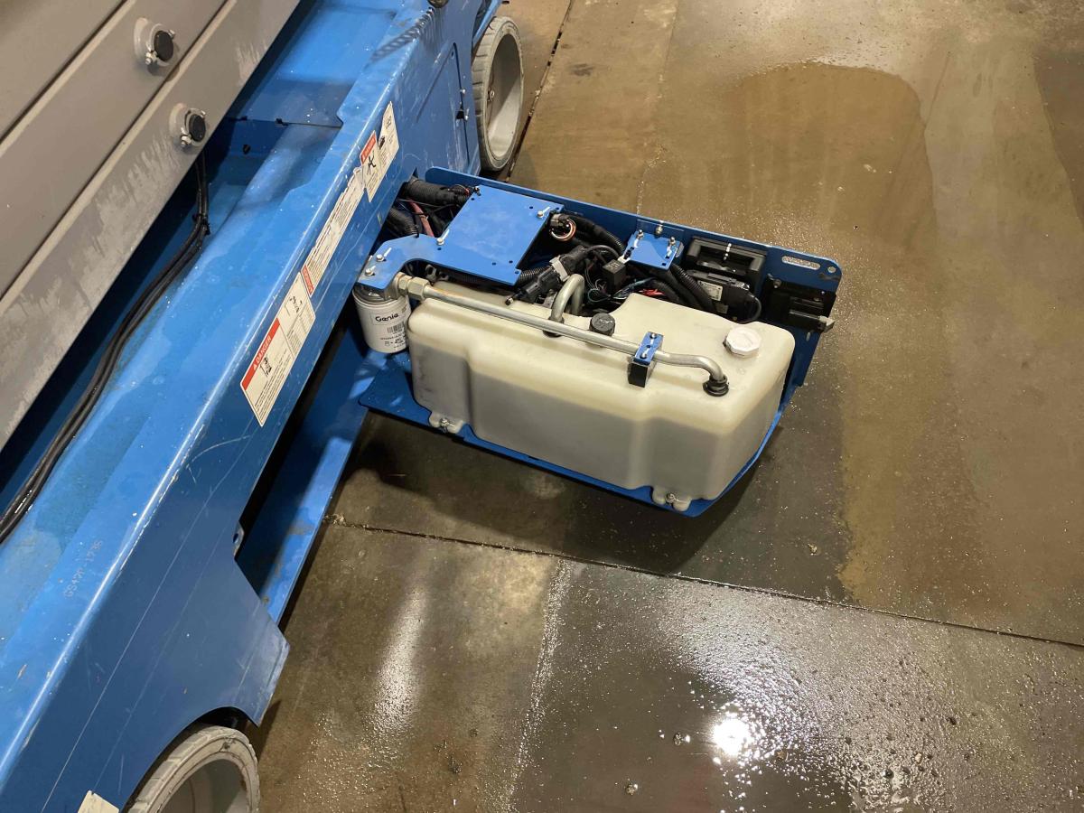 2017 Genie GS-4047