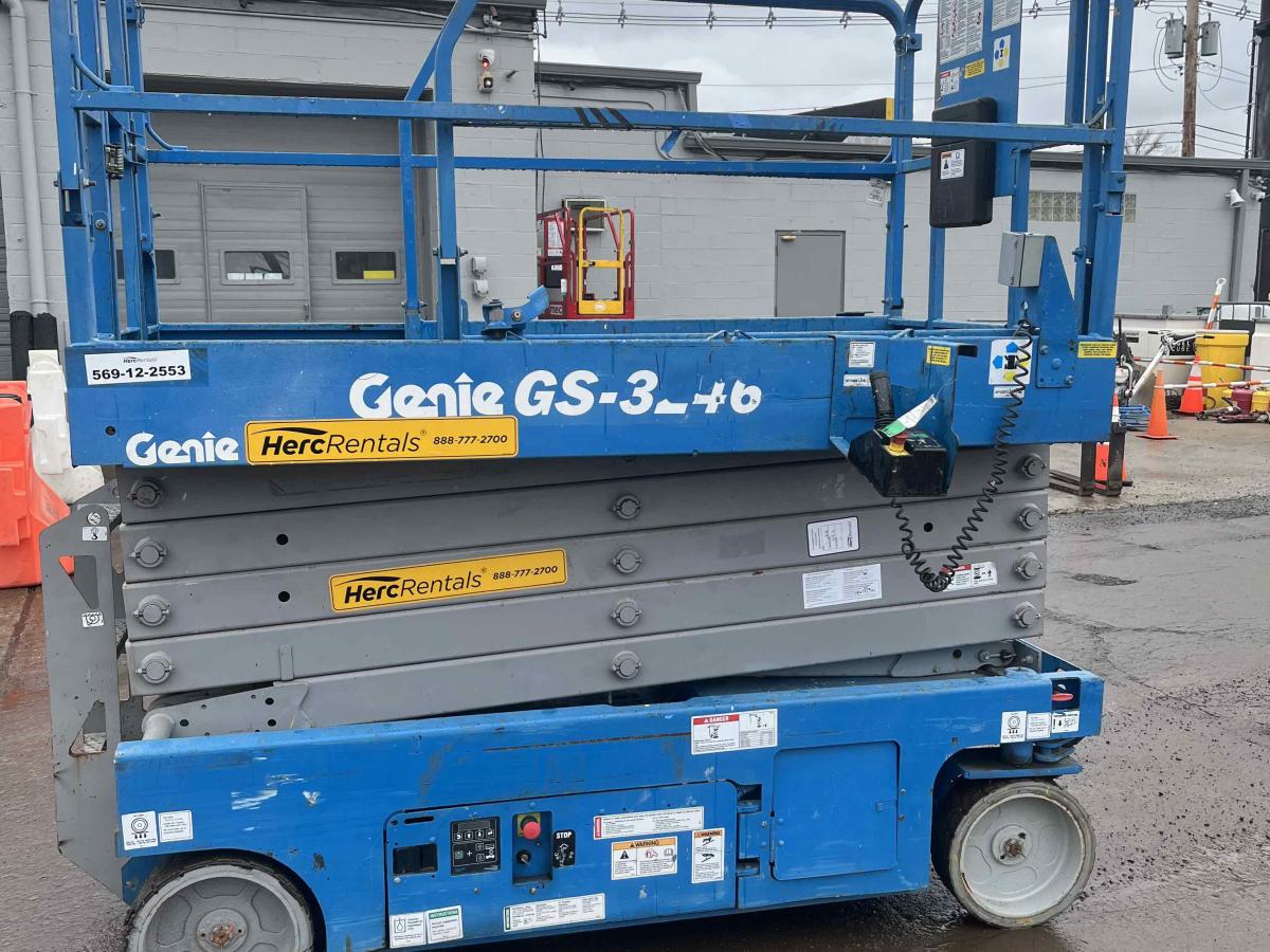 2016 Genie GS-3246