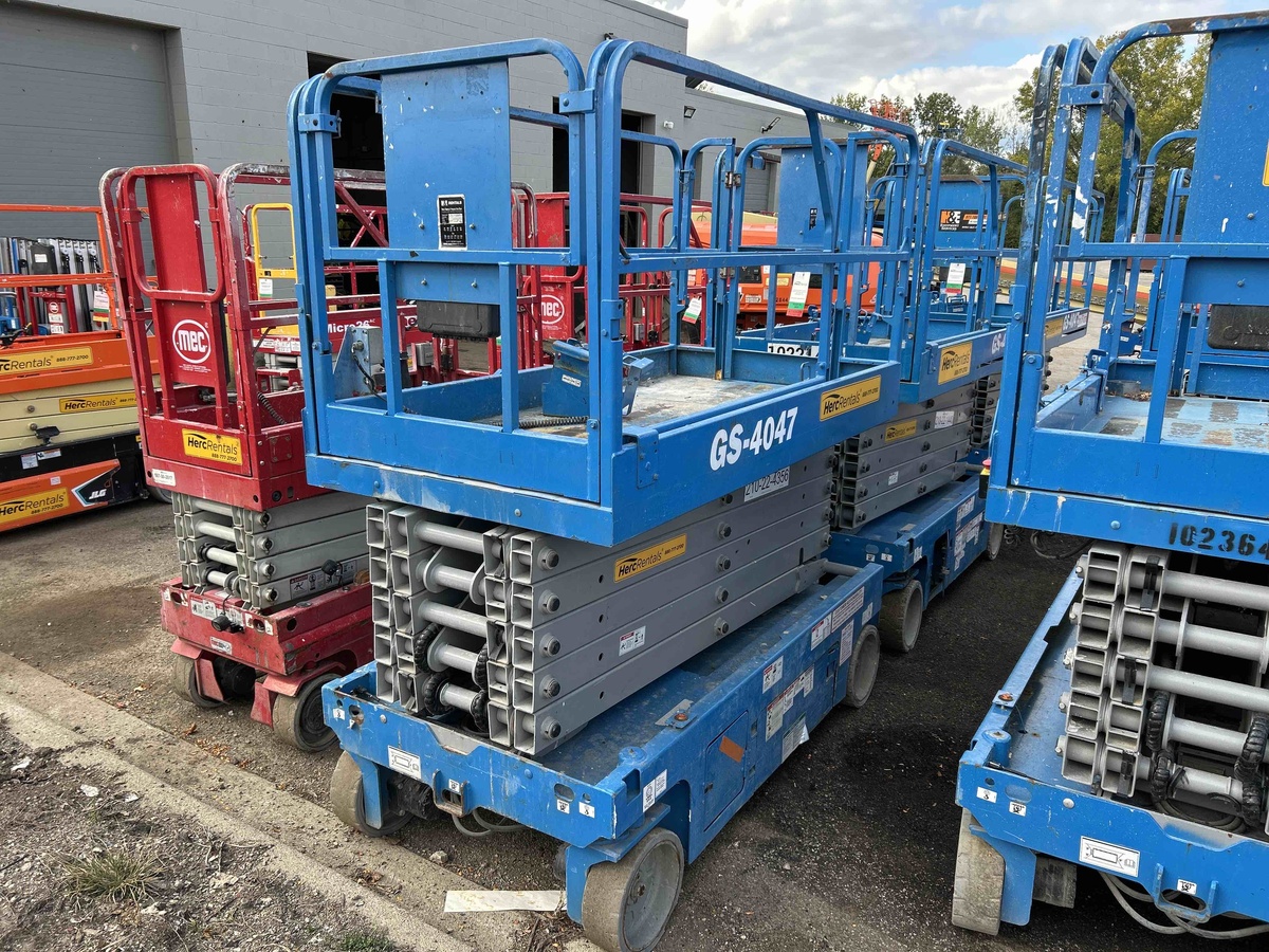 2017 Genie GS-4047