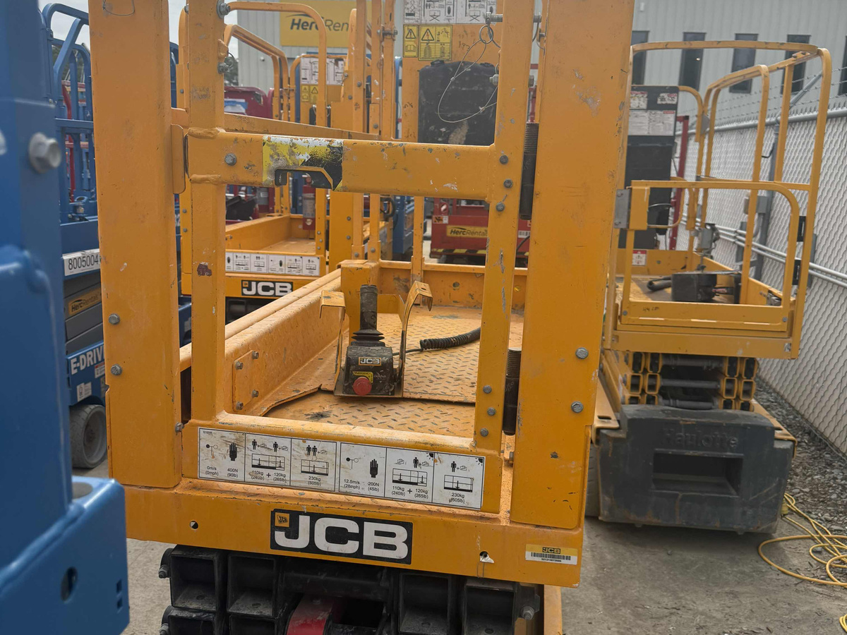 2023 JCB S1930E-4