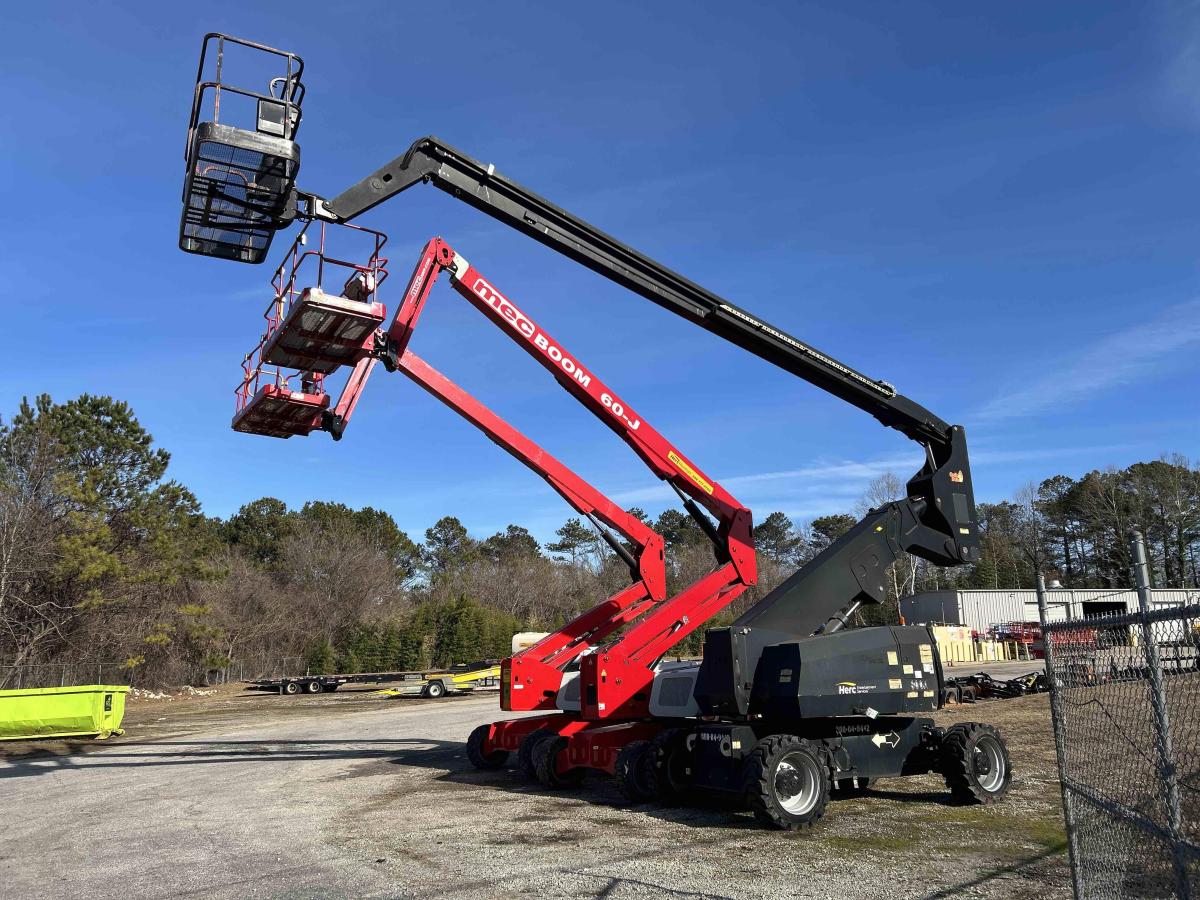2015 JLG 800A