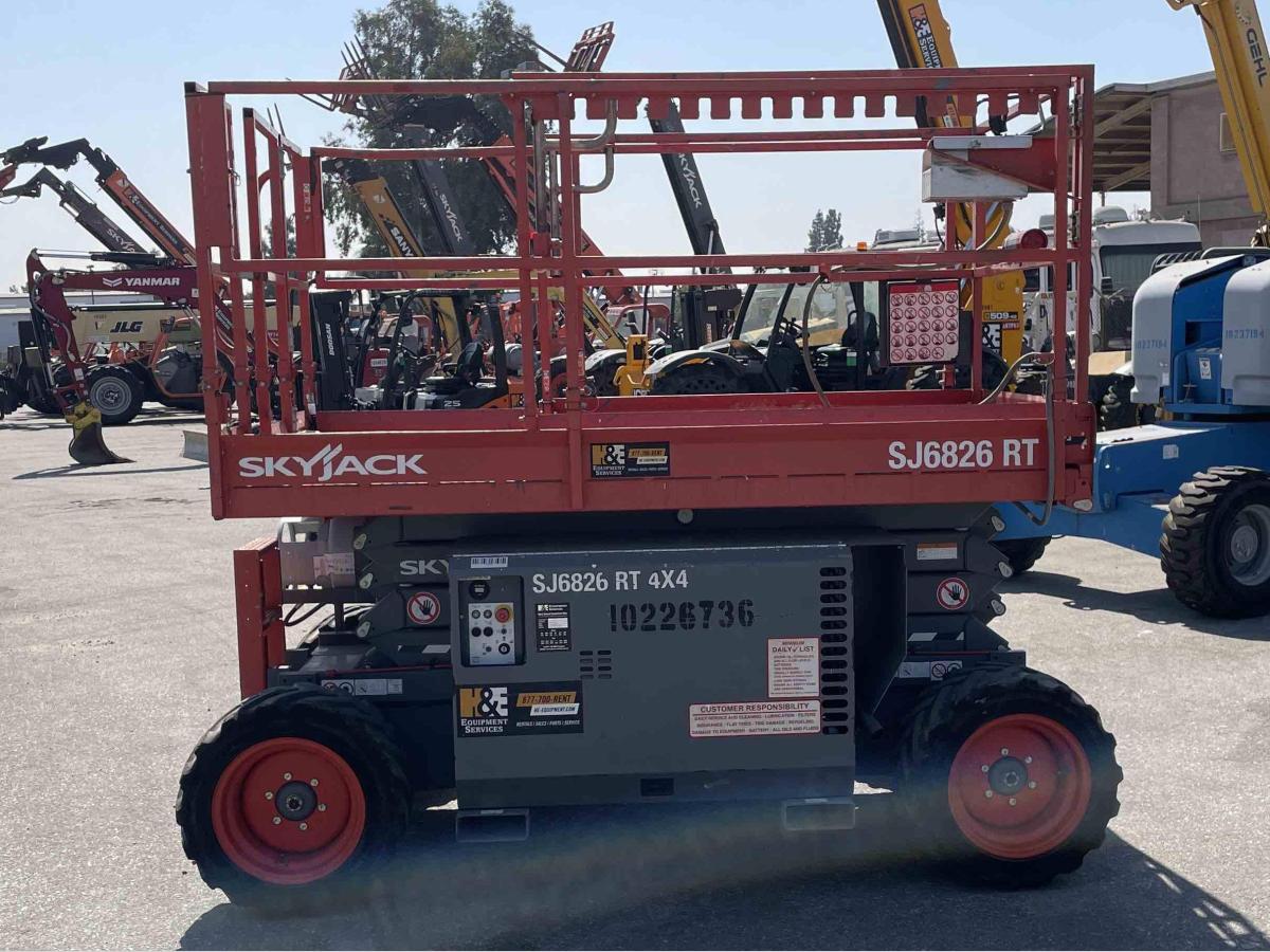2017 Skyjack SJ-6826RT