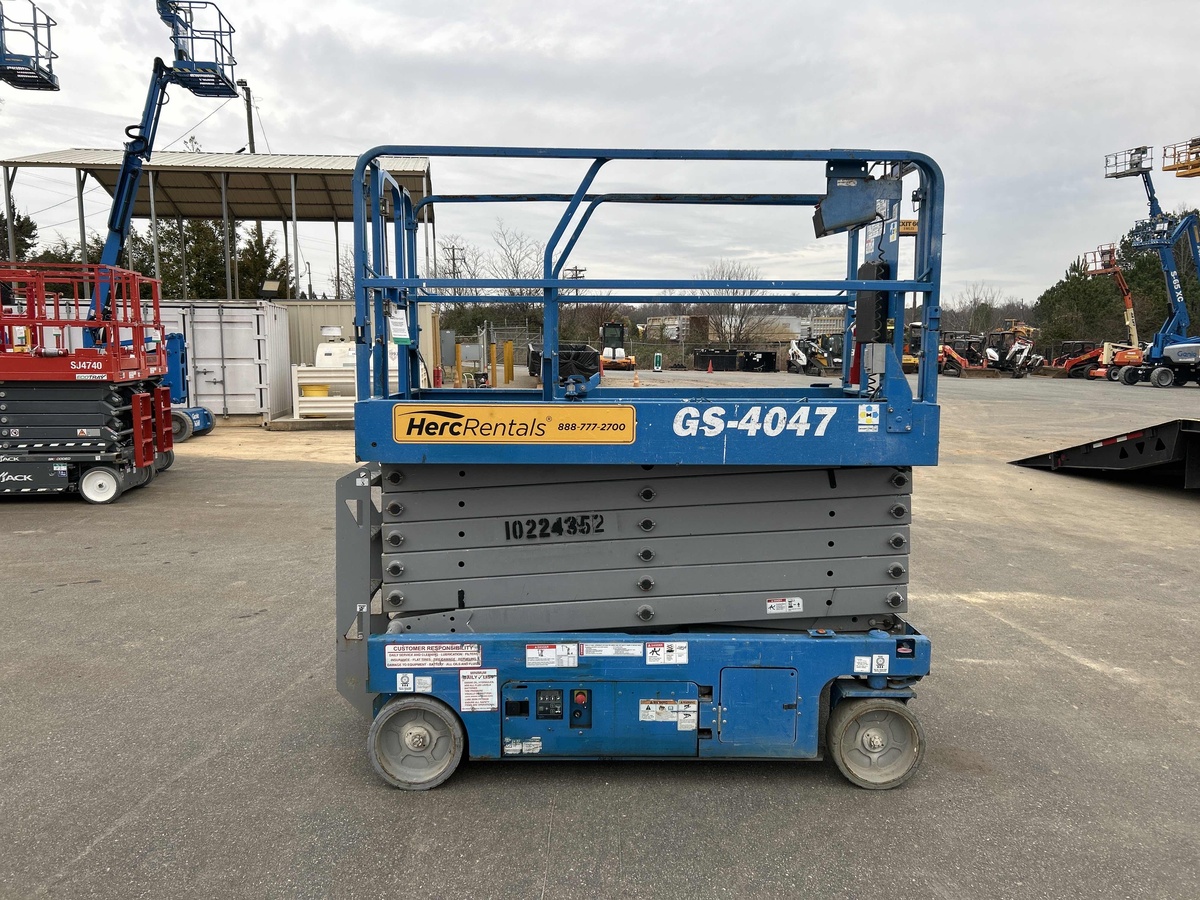 2017 Genie GS-4047-2