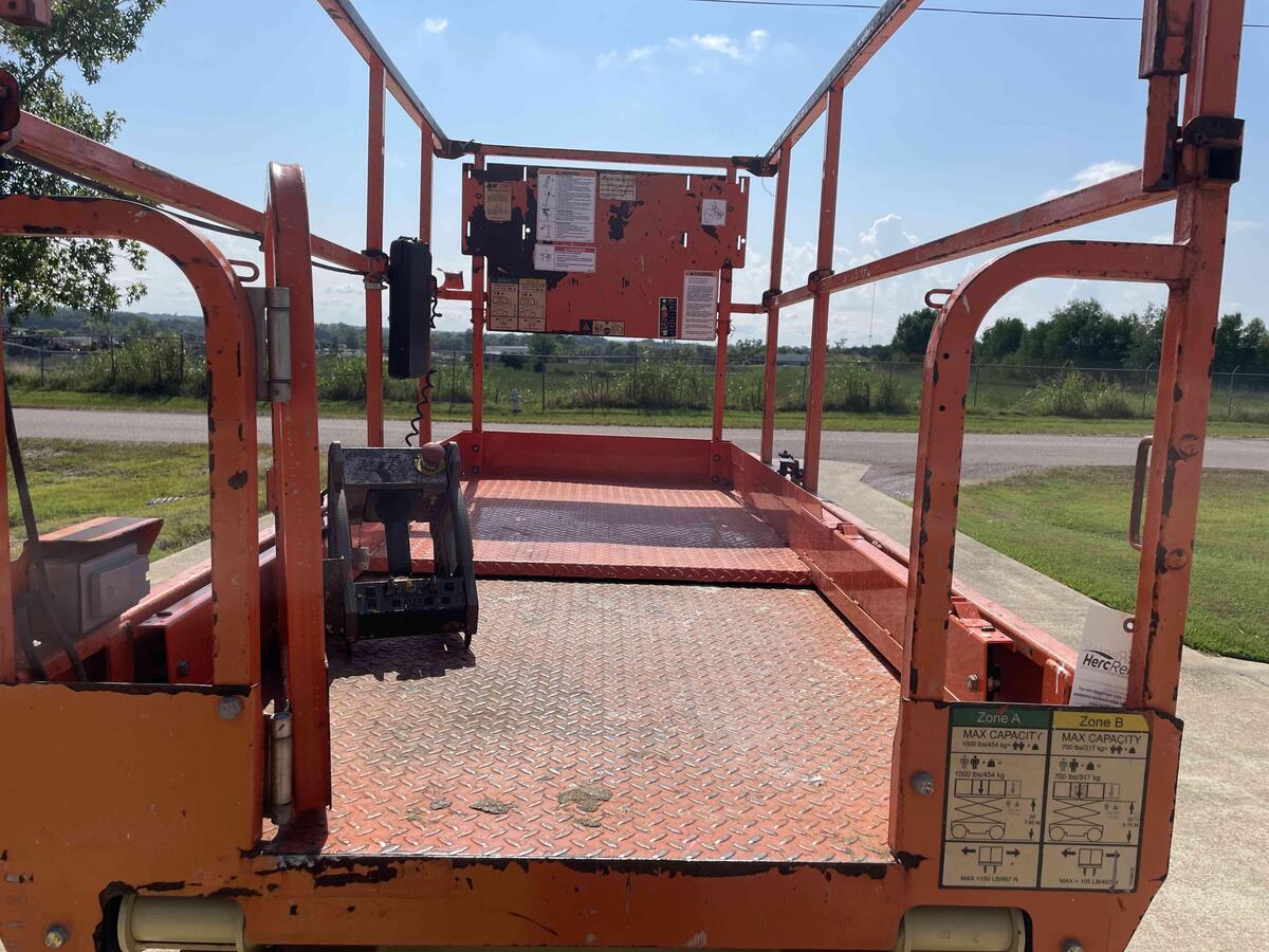 2018 JLG 3246ES-7