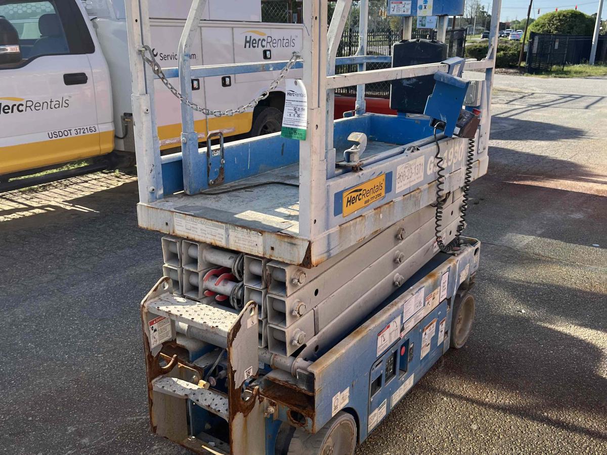 2018 Genie GS-1930