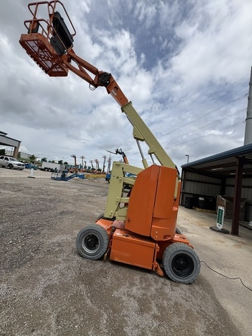 2016 JLG E300AJP-3