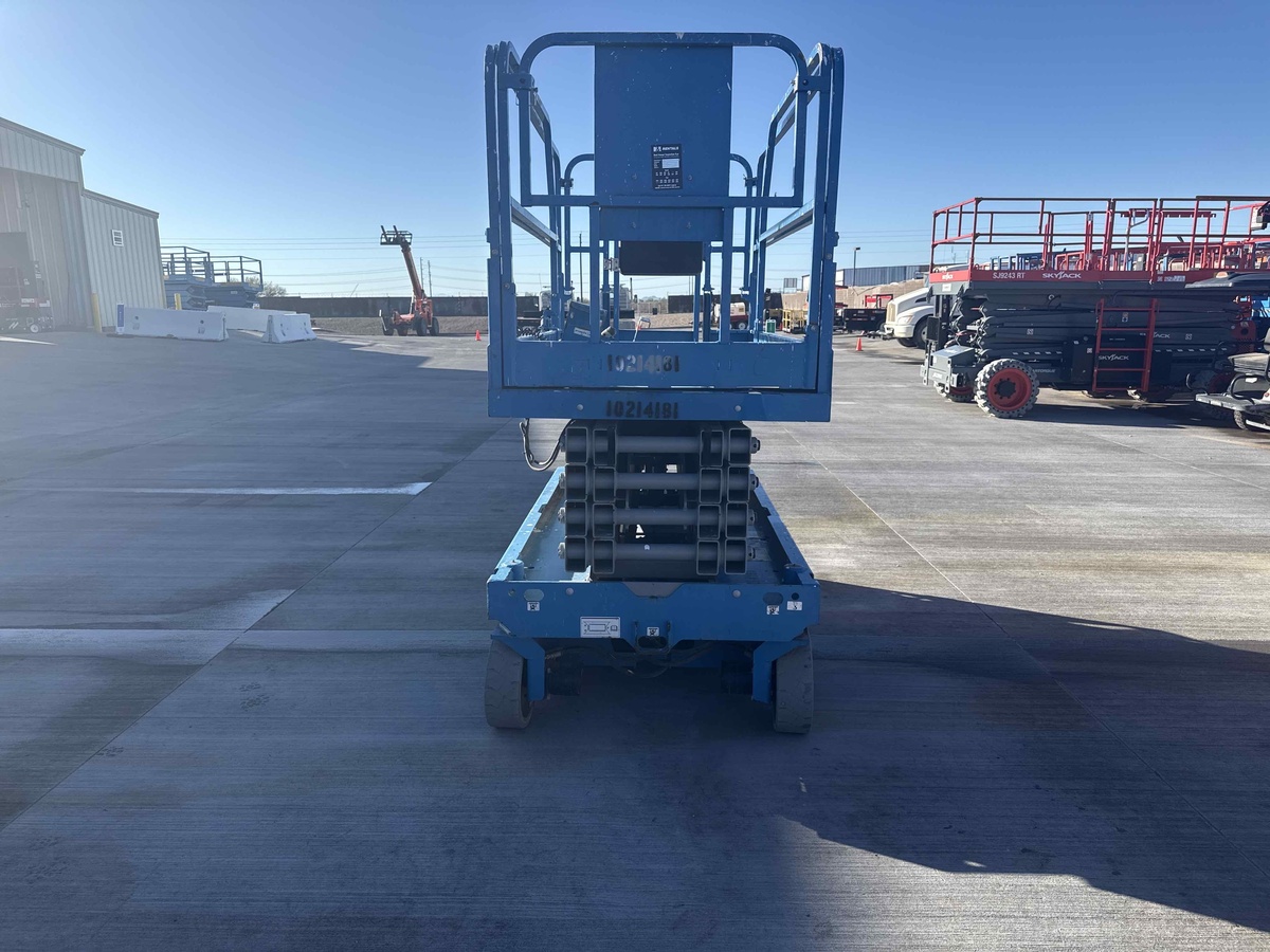 2017 Genie GS-3246-2