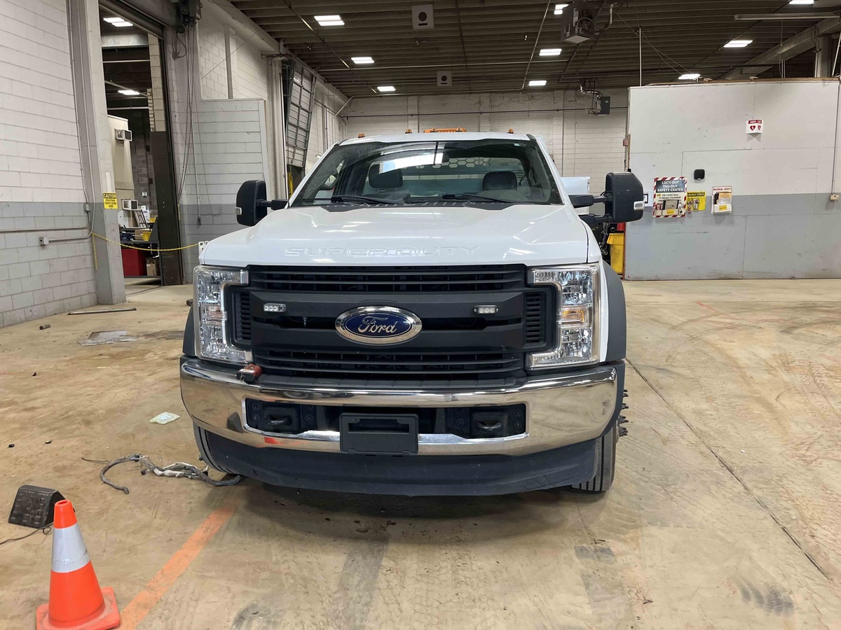 2018 Ford F550-3