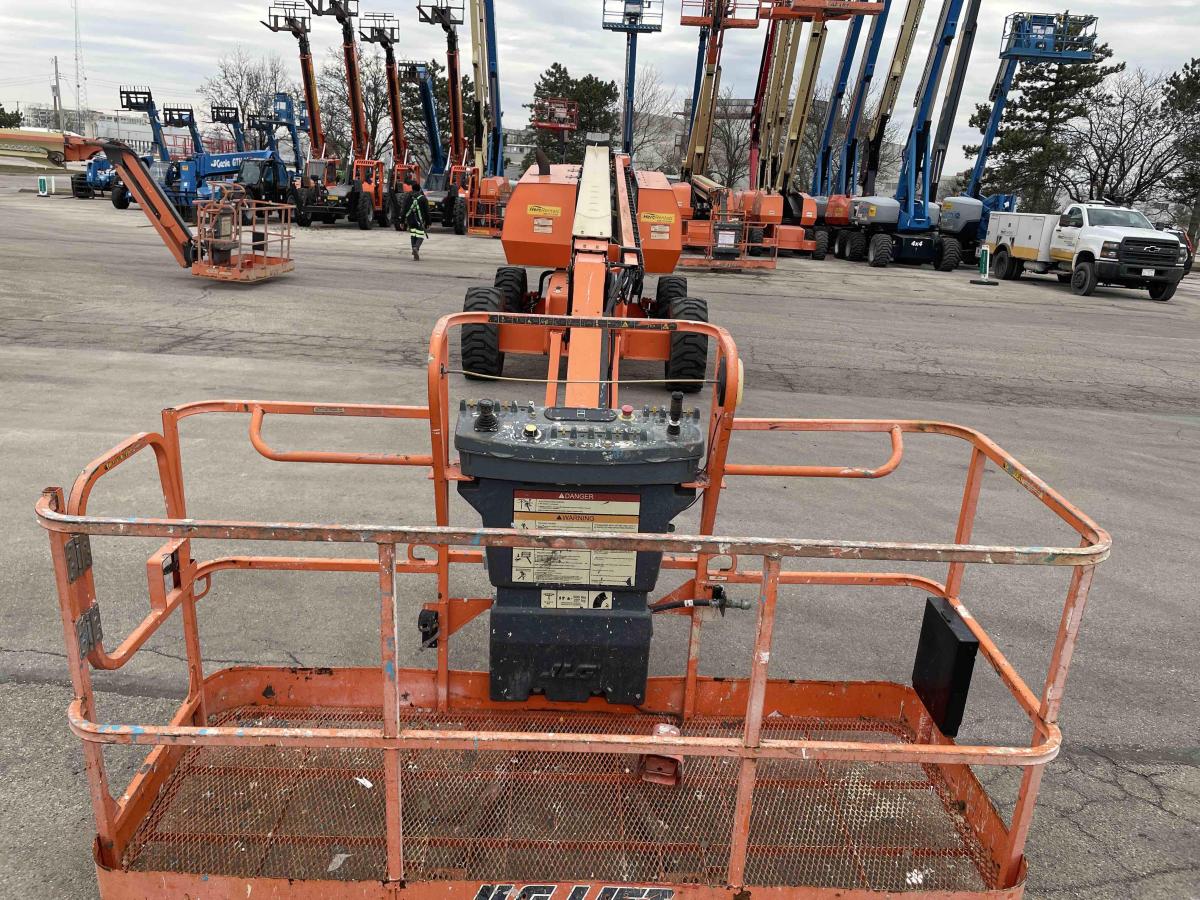 2011 JLG 660SJ