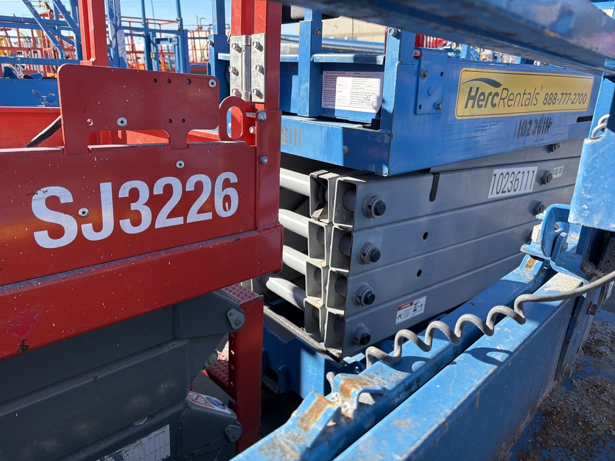 2017 Genie GS-3232-4