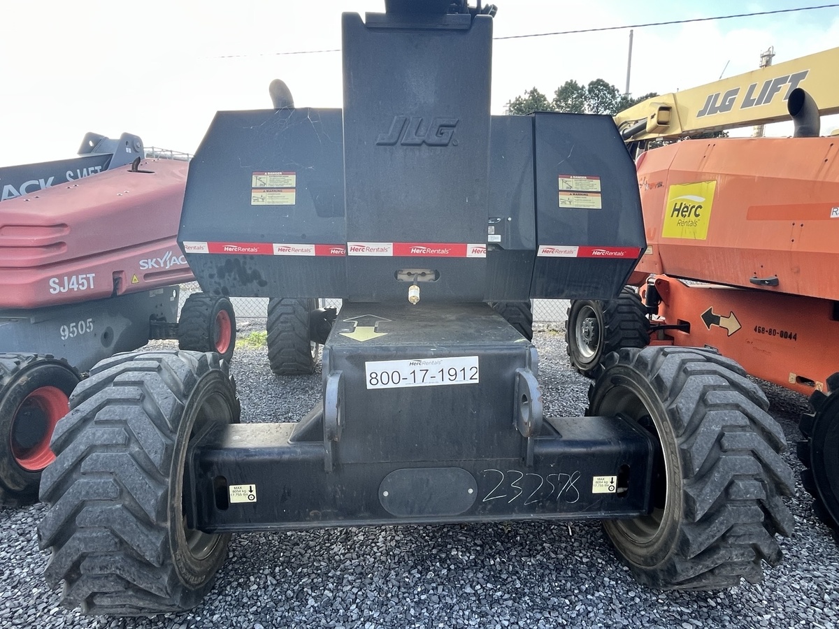 2017 JLG 800AJ-2