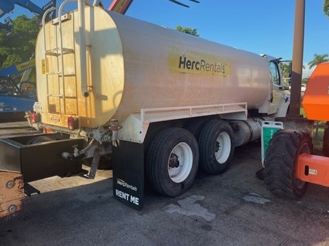 2016 Freightliner M2106-3