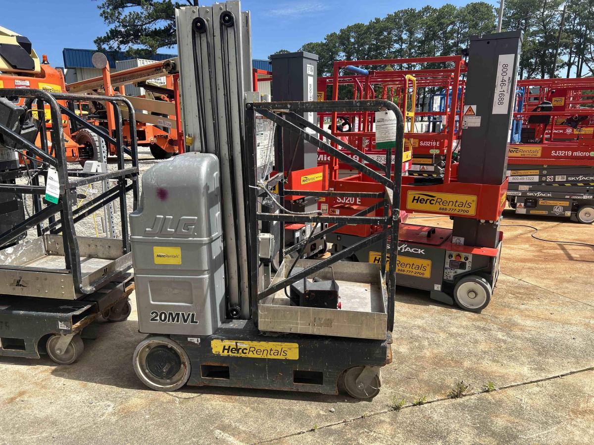 2017 JLG 20MVL