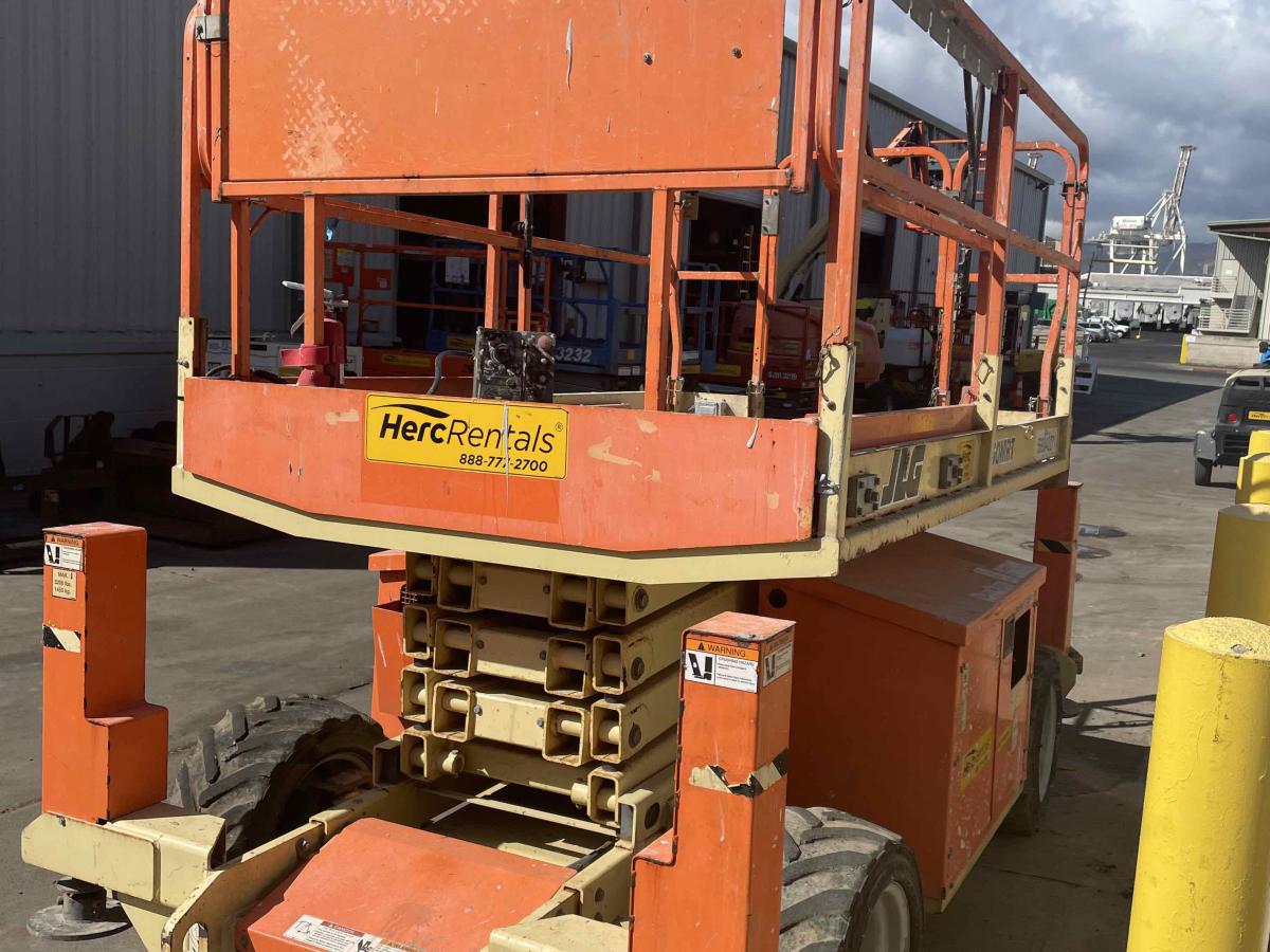 2017 JLG 260MRT-5