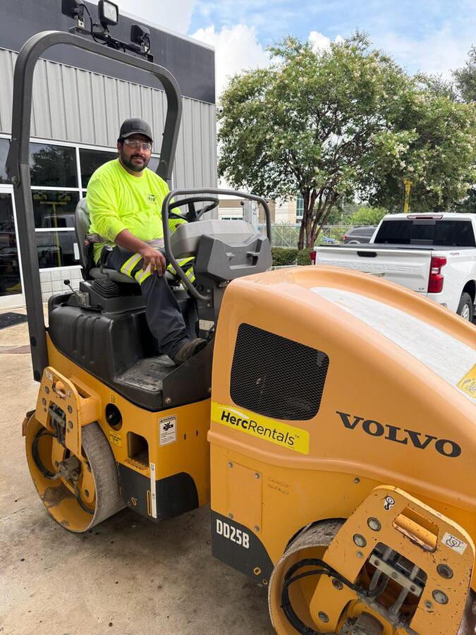 2017 Volvo DD25B