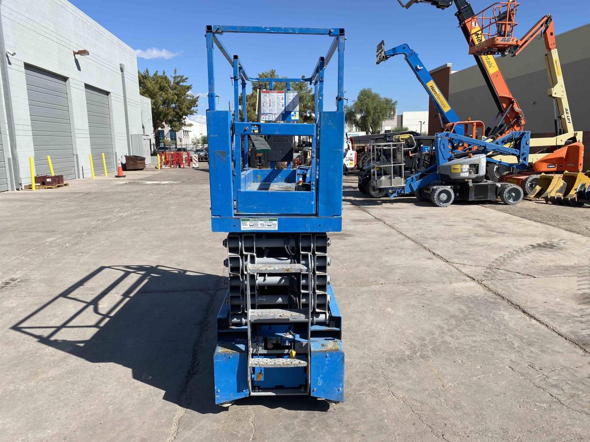 2017 Genie GS-3232