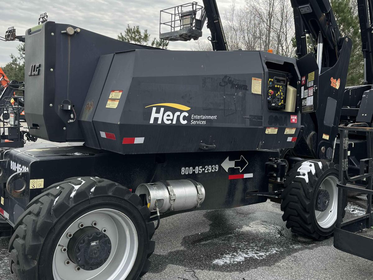 2015 JLG 800A