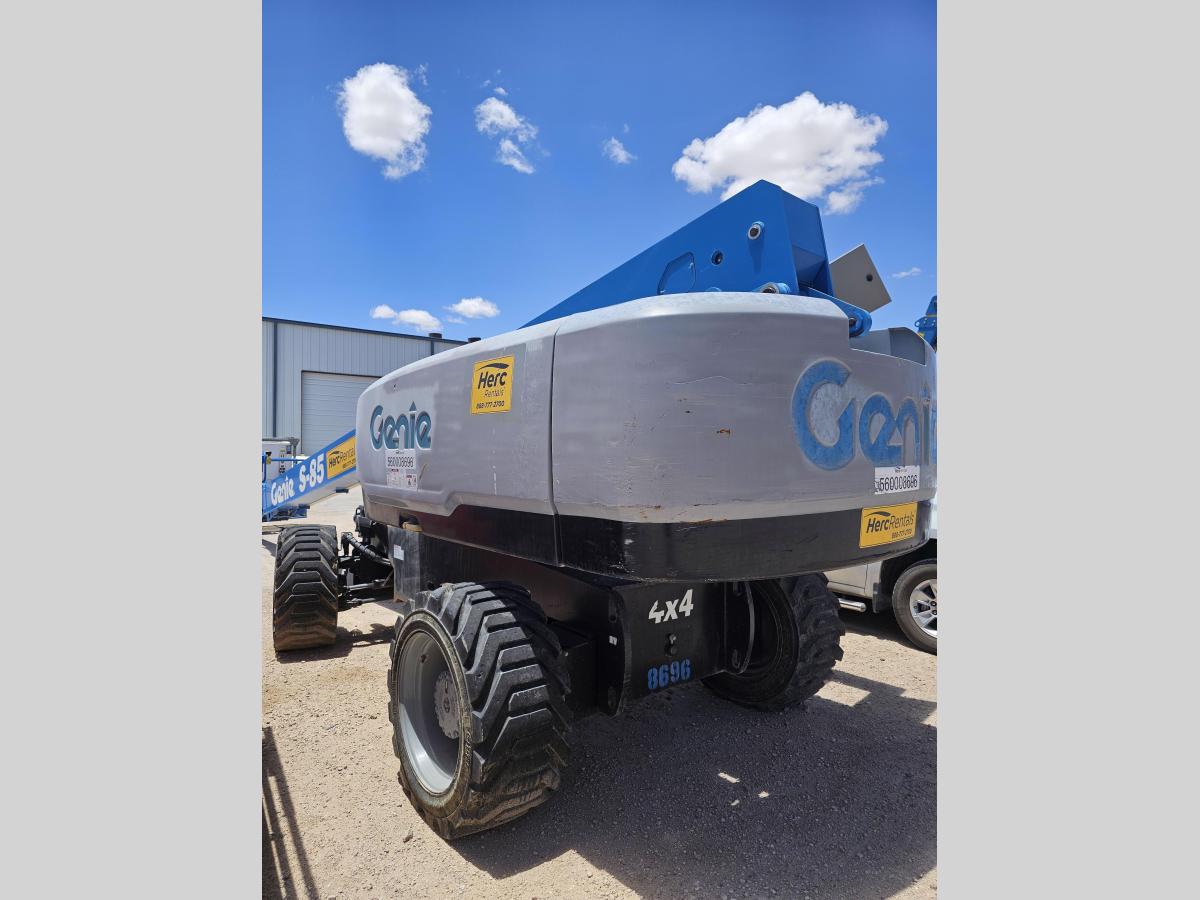 2017 Genie S-85