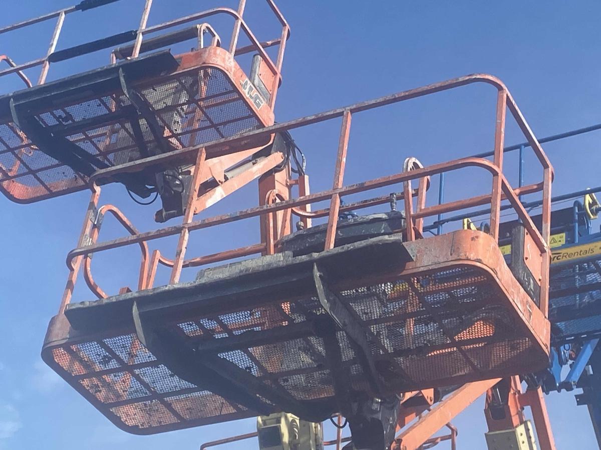 2016 JLG 600AJ