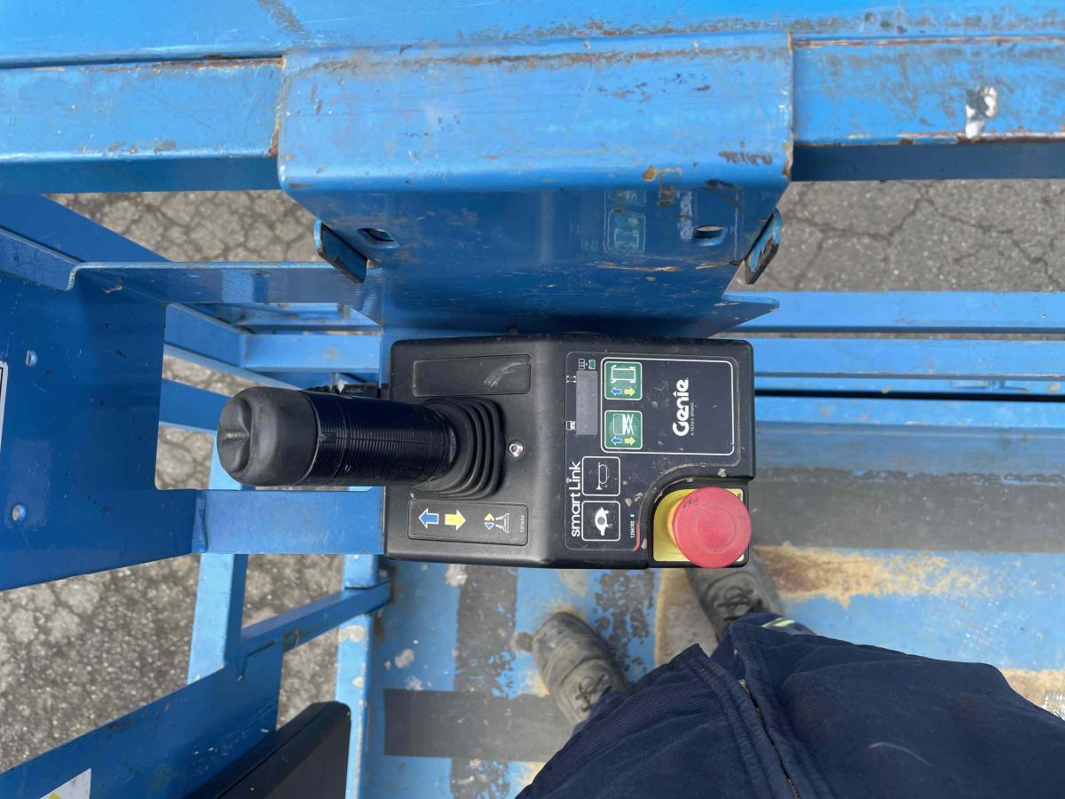2017 Genie GS-4047