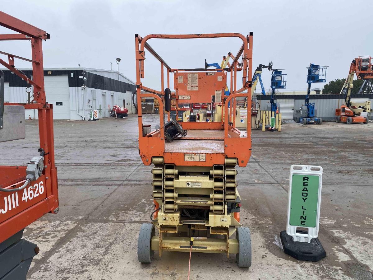 2017 JLG 2646ES
