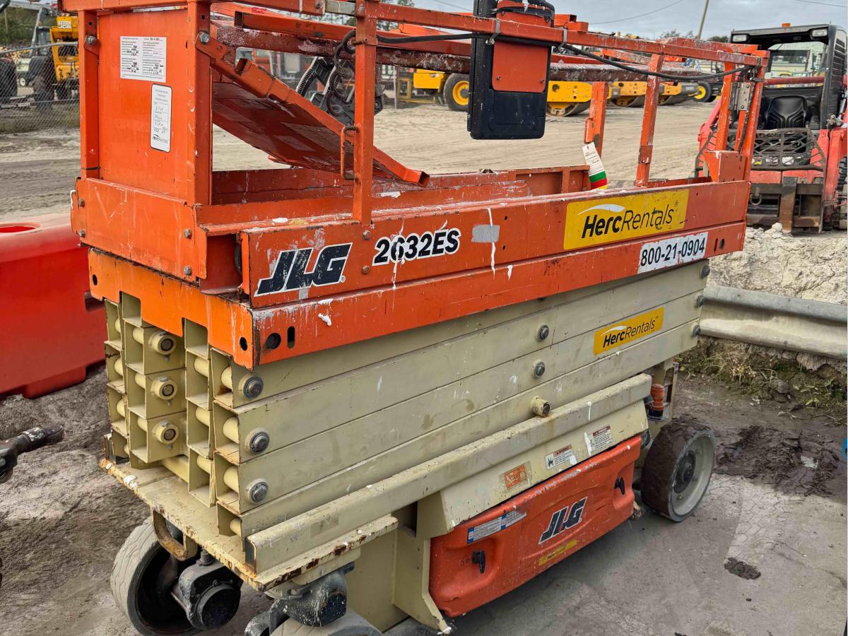 2018 JLG 2632ES