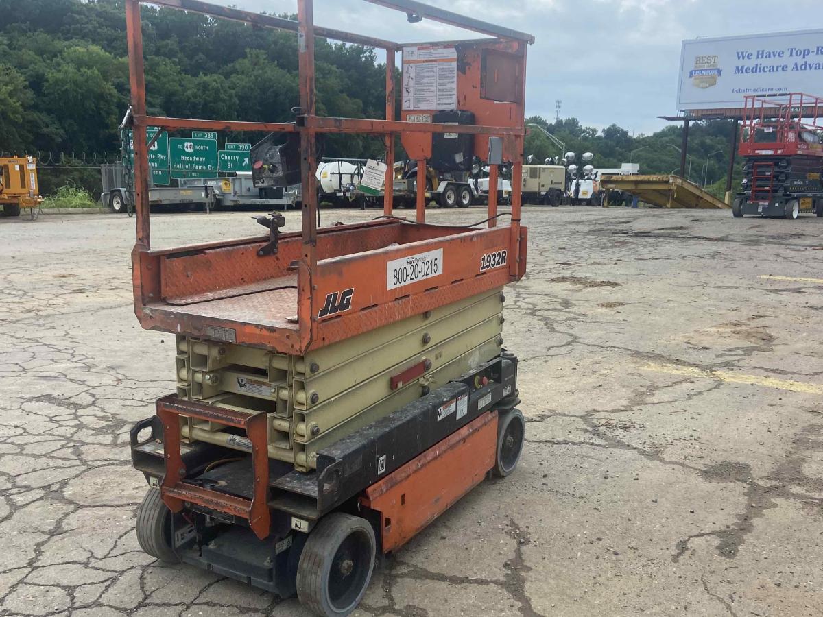 2018 JLG 1932R