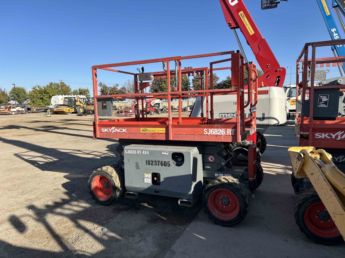 2018 Skyjack SJ-6826RT